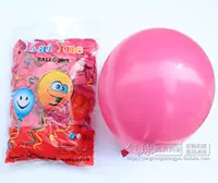 Легкая роза красная