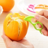 Устройство оранжевого устройства, очищающее оранжевое устройство с открытым апельсином.