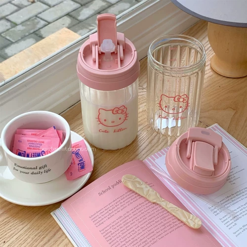 Небольшая дизайнерская милая розовая чашка