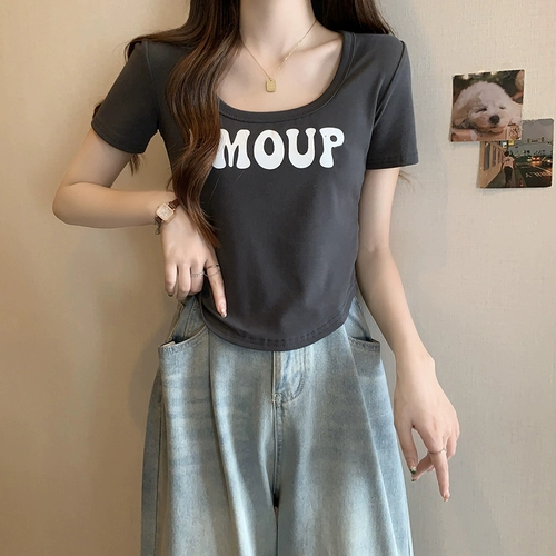 Дизайнерская короткая футболка с коротким рукавом, большой размер, в американском стиле, тренд сезона, коллекция 2023, по фигуре