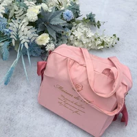 Светло -розовые косой персонажей