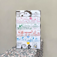 Один цвет каждый цвет шести коробок