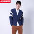 Jasonwood mùa xuân và mùa thu của nam giới thời trang V-Cổ áo len xu hướng sọc sinh viên cardigan top trung tâm mua sắm với cùng một đoạn Cardigan