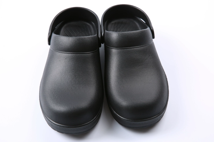 Cung cấp đặc biệt giày phẫu thuật không thấm nước giày đầu bếp nam màu đen dép làm việc nhà bếp giày cao su chống trượt mùa hè giày nam nhựa 