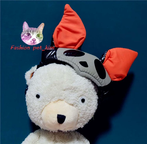 Чистая кошка и собака черные платья летучих мышей в Хэллоуин