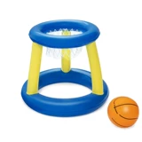 Водная игра стрельба по баскетболу в волевой волейболе.