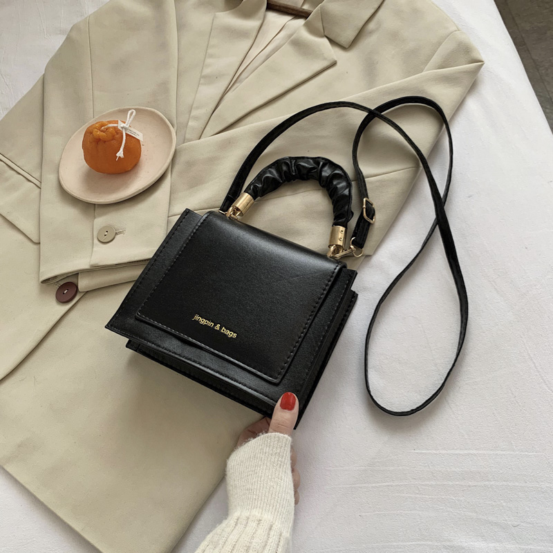 BlackAdvanced sense Bag Female bag 2020 new pattern tide Internet celebrity handbag fashion Inclined shoulder bag female Versatile ins Small square bag