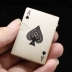 Chữ cá tính sáng tạo chống gió với poker nhẹ giả Một thẻ nhẹ kim loại siêu mỏng quà tặng nam