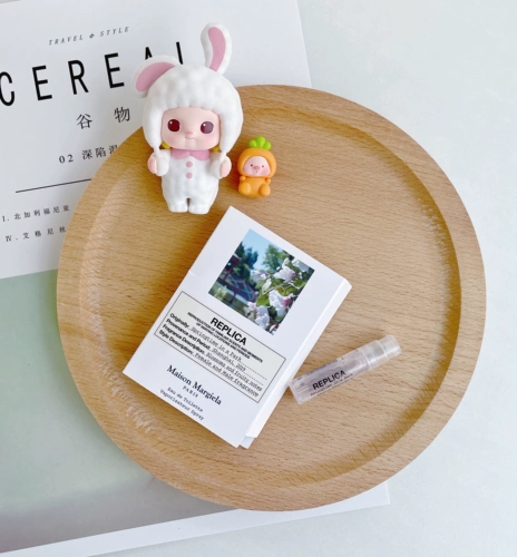 Maison Margiela Martin Magira Perfume IVF/Джаз -клуб/библиотека