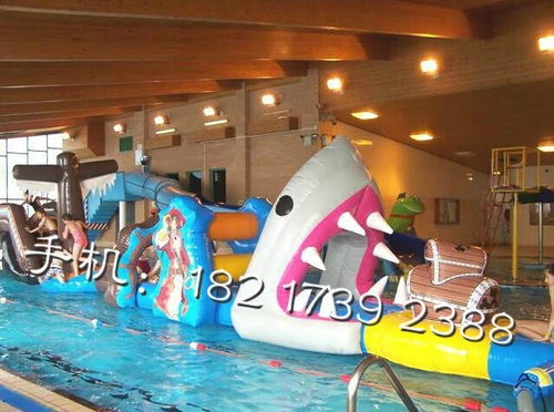 Водный бассейн, аквапарк, водная трубка