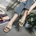 Mở ngón chân từ kéo nữ 2018 mùa hè mới Hàn Quốc phiên bản đơn giản hoang dã vành đai khóa sinh viên mặc bãi biển dép và dép Dép