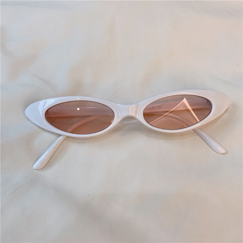 Bright Yellowvintage Sunglasses Port style Europe and America Retro photograph cat eye Sunglasses Purple series lovers pose female collocation