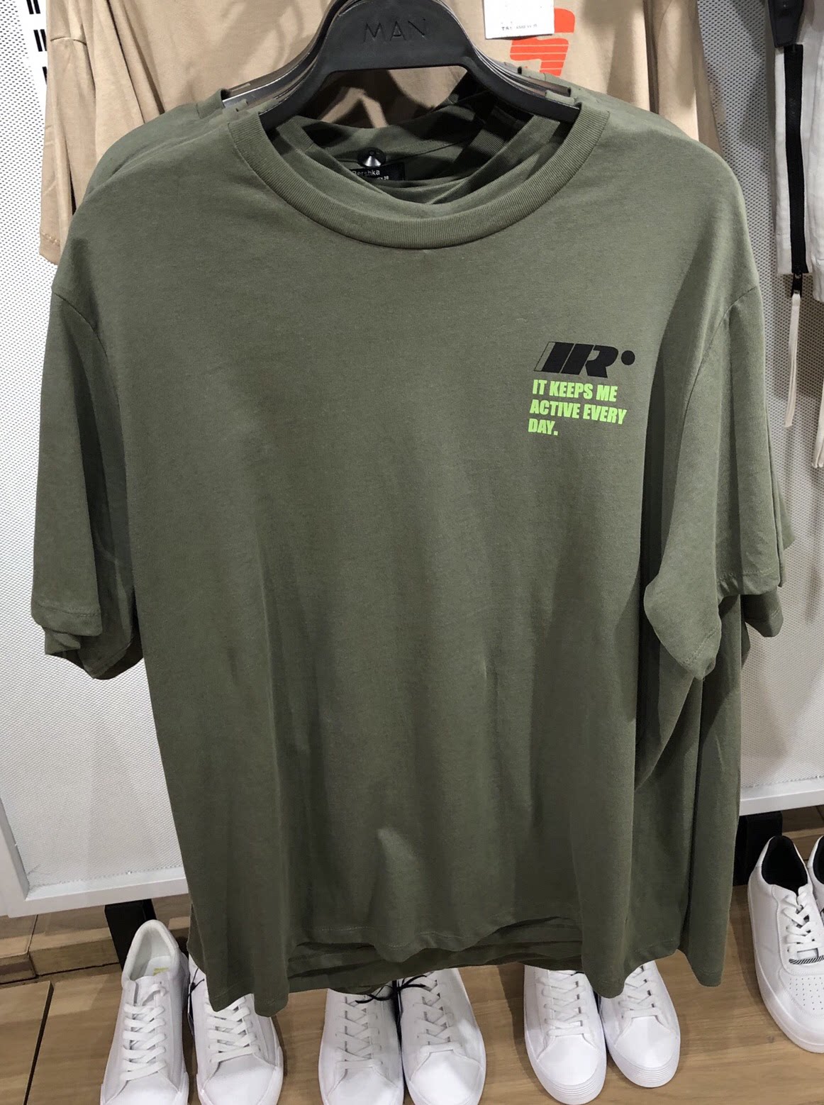 Мужская футболка Bershka с принтом 07702443507
