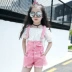 Quần áo bé gái màu hồng yếm mùa hè 2019 Quần áo trẻ em Hàn Quốc mới cho bé Quần short denim phương Tây - Quần jean Quần jean