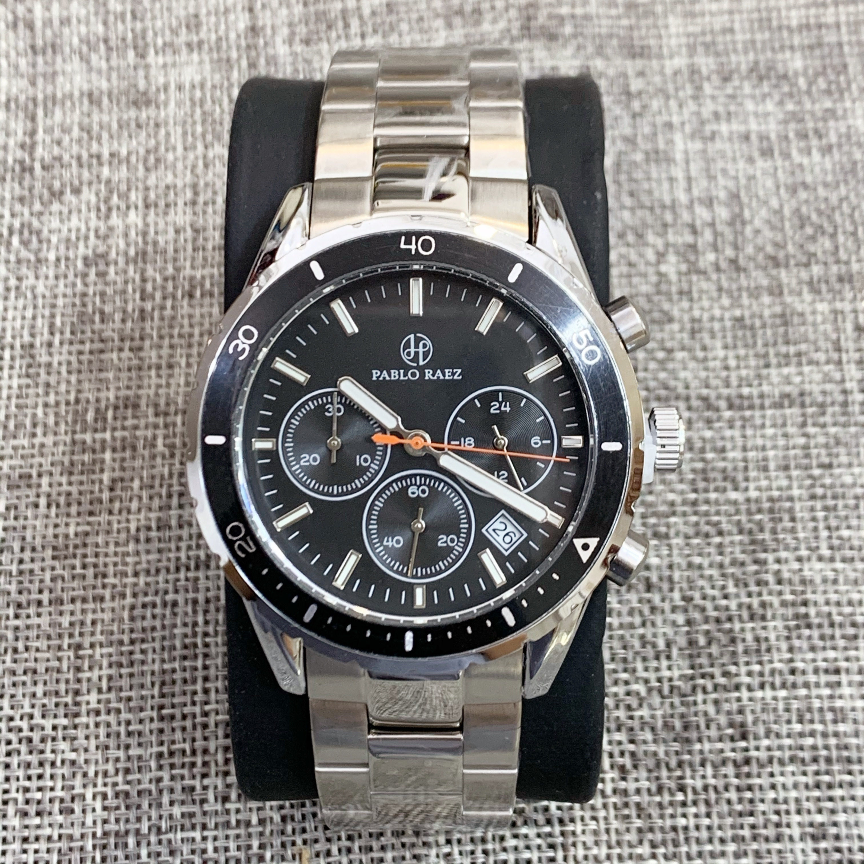 Sporty Men's Quartz Chronograph Watch With Stainless Steel Strap_voghion.com