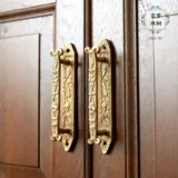 Двойное дерево Торрера | Время Индия Чистая медь заставьте Кайшоу ворота, тянущие руку -в форме персонализированной персонализированной окна Дверь пут