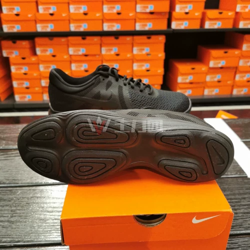 Nike nike Revolution Мужская черная самурайская сеть спортивных спортивных занятий спортивными занятиями 908988-002-007