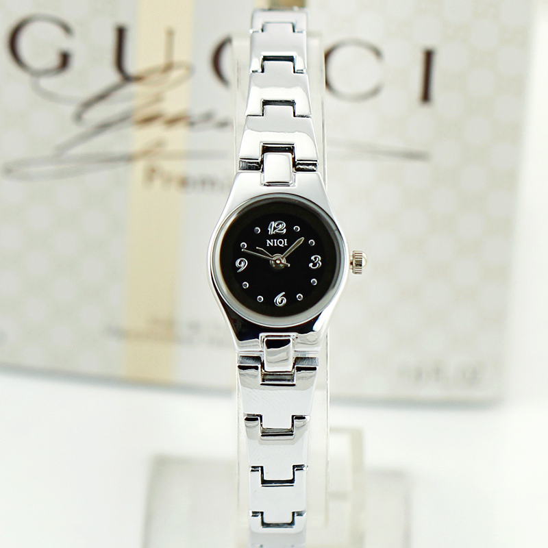 Fashionable bracelet watch Ms. female form student girlfriends Korean small dial watch girls strip simple casual