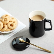 Cặp mẫu cốc cốc đơn giản xu hướng sáng tạo cốc gốm có nắp muỗng cá nhân tùy chỉnh cốc cà phê Bắc Âu - Tách