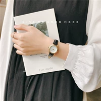 Ретро маленький изысканный циферблат, модный ремень, часы, маленький циферблат, в корейском стиле, простой и элегантный дизайн