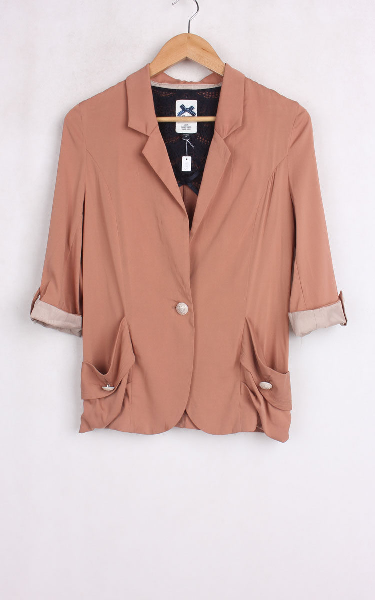 27LX667 giảm giá cổ phiếu cắt giảm của phụ nữ mùa xuân và mùa thu Mỏng đơn ngực tay áo nhỏ phù hợp với áo khoác