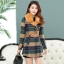 Mùa thu 2017 mùa đông mới của phụ nữ kẻ sọc áo len nữ phiên bản Hàn Quốc của cổ áo lông thú phần lông dài áo len thời trang - Áo Hàn Quốc áo khoác dạ kẻ hàn quốc