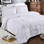 Xuất khẩu phong cách Châu Âu có thể giặt màu trắng tinh khiết bông chần bởi trải giường ba bộ bông chần chần khăn trải giường thảm nỉ trải giường
