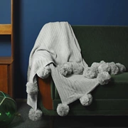 Sở lười biếng thường bông đan chăn với một lông tua bóng lớn sofa chăn ngủ trưa chăn màu xám trắng - Ném / Chăn