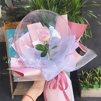 Розовая розовая пакет с розовой бумагой