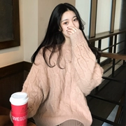 Quần áo mùa thu đông phiên bản mới của Hàn Quốc áo len rộng rãi mũ trùm đầu lười biếng áo len retro tay dài áo len xoắn