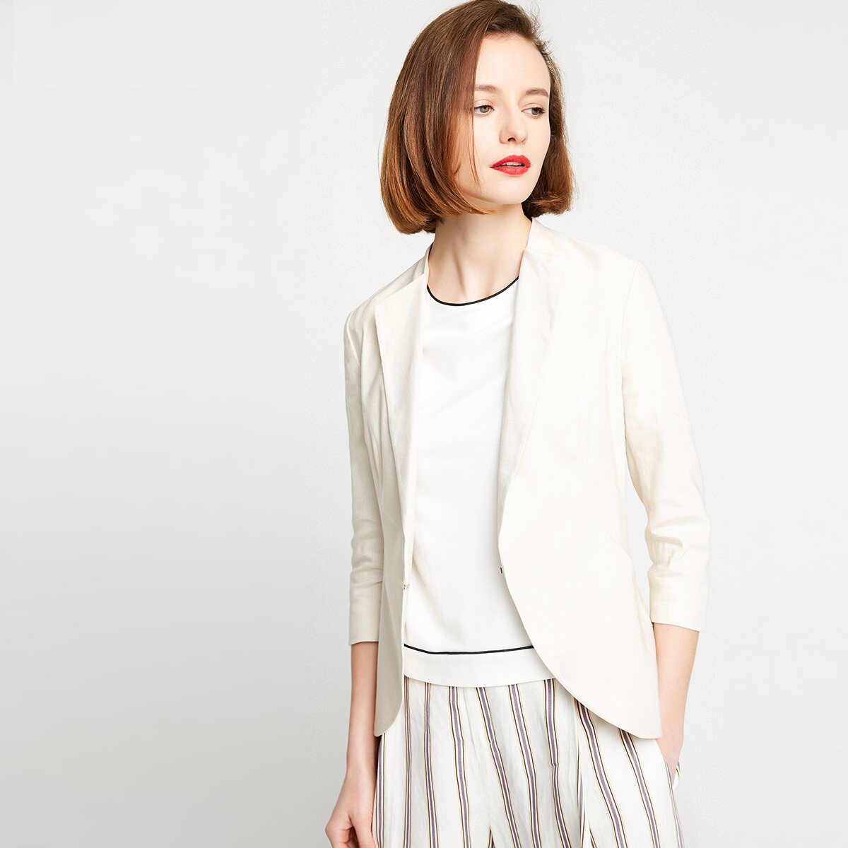 Vero Moda rắn màu cắt tay áo mỏng một phù hợp với nút tối | 317208513