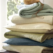 Điều hòa không khí màu rắn được bao phủ bởi giường che mùa xuân và mùa hè giường bông bao gồm tay quilted bởi mùa hè mát mẻ là ba bộ bộ đồ giường cotton