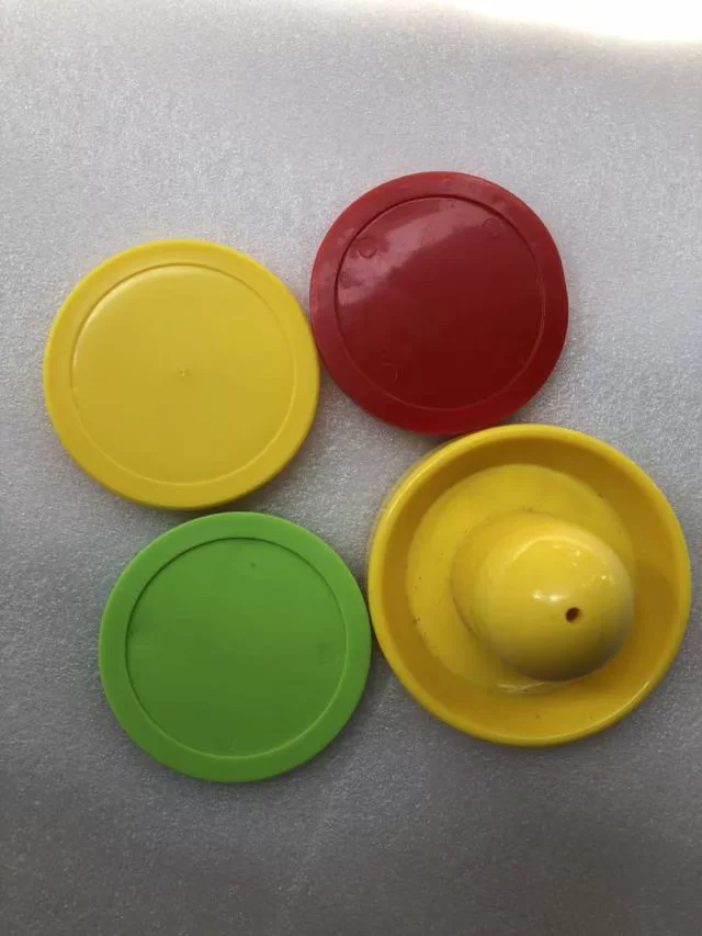 Hockey compact spinning ball, soft heel