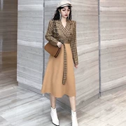 2018 mùa thu mới retro dài tay nhỏ phù hợp với kẻ sọc cuộc chiến nhận eo váy Hồng Kông phong cách cô gái dài ăn mặc