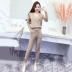 Mùa thu mới của Hàn Quốc phiên bản của màu sắc phù hợp với sọc V-Cổ dài tay áo len + cao eo là mỏng chân quần thời trang phù hợp với nữ đồ bộ đẹp Bộ đồ