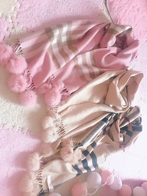 taobao agent Funny sauce autumn and winter, lovely soft girl dermis, rabbits, boutique imitation sheep pure color grid lattice scarf bibs