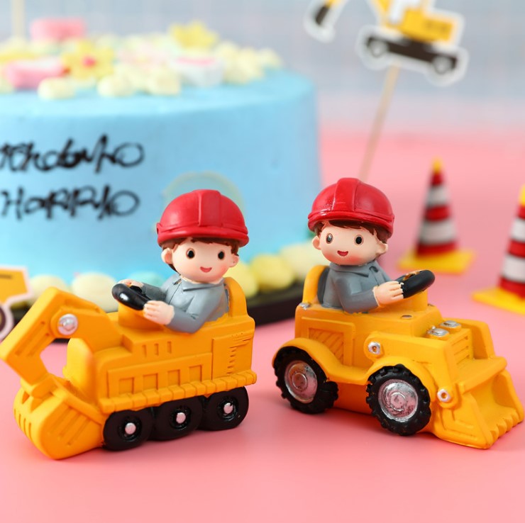 工程车挖掘机推土机塔吊小男孩蛋糕装饰