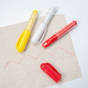 Bút may hình phấn đầy màu sắc, tay không bẩn có nắp để bảo vệ quần áo và dụng cụ làm quần áo DIY