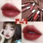 Ins super fire mờ lip glaze không đánh dấu son dưỡng ẩm Hàn Quốc không thấm nước son bóng mô hình sinh viên thối màu cà chua - Son bóng / Liquid Rouge son môi bóng	