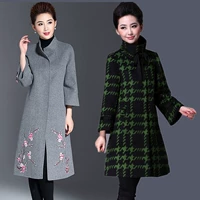 Bà mẹ trung niên và già mùa thu và bà mẹ béo tải 40-50 tuổi áo len rộng cỡ lớn trong chiếc áo khoác cashmere dài áo khoác dài