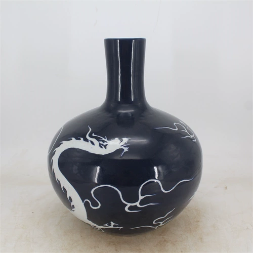 Годовой глазурь Ming Сюанде остается в бутылочной бутылке Bai Shan Dragon.