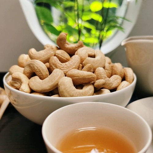 Shen Ye's Baby Chunshan любит запеченные фруктовые ядра, миндалины, сушеные фрукты послеобеденный чай чайная диета