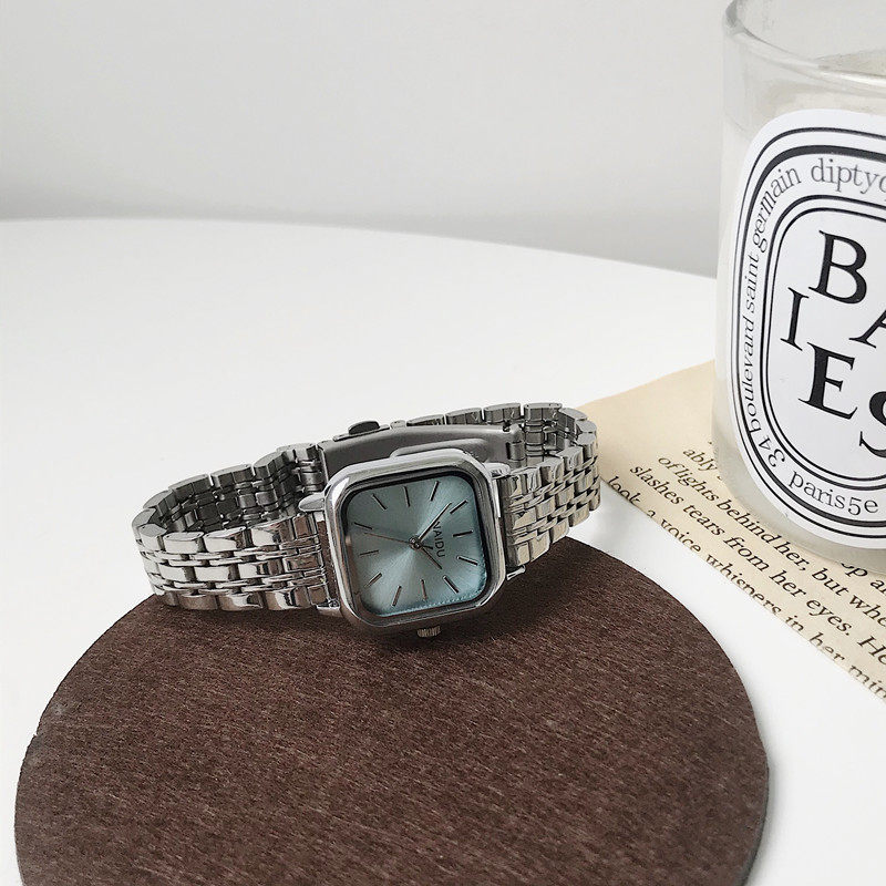 Minimalistisk dameur med firkantet rem i rustfrit stål_voghion.com