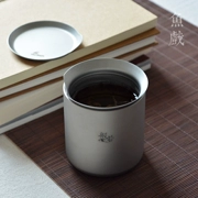 Cá chơi như cốc nước titan nguyên chất lọc đôi tách trà tách vảy cá nhân văn phòng du lịch tách trà cầm tay bộ trà - Trà sứ