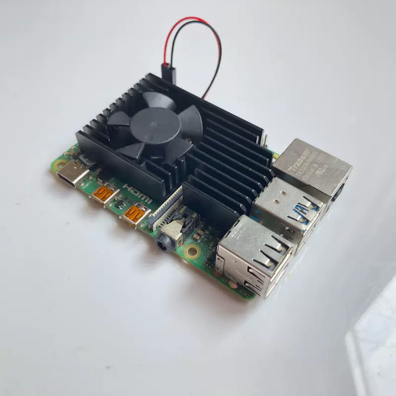 Raspberry Pi metal 4th generation shell Raspberry Pi 4th generation B+red and white shell 4B heat sink