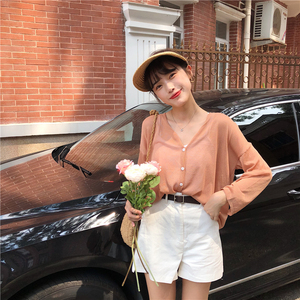 Hàn quốc đầu mùa thu mới màu rắn đơn giản V-Cổ ánh sáng đan kem chống nắng cardigan lỏng giảm béo hoang dã áo khoác sinh viên
