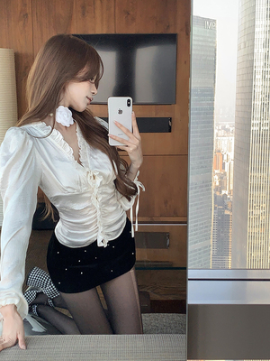 taobao agent White demi-season jacket, fitted short bra top, puff sleeves, V-neckline, long sleeve