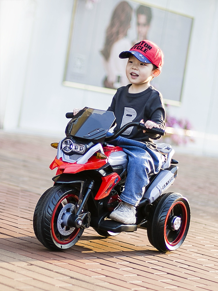 Trẻ em chạy xe máy điện ba bánh có thể leo lên xe đẩy trẻ em đồi với đồ chơi điều khiển từ xa có thể ngồi người lớn - Con lăn trượt patinet / trẻ em