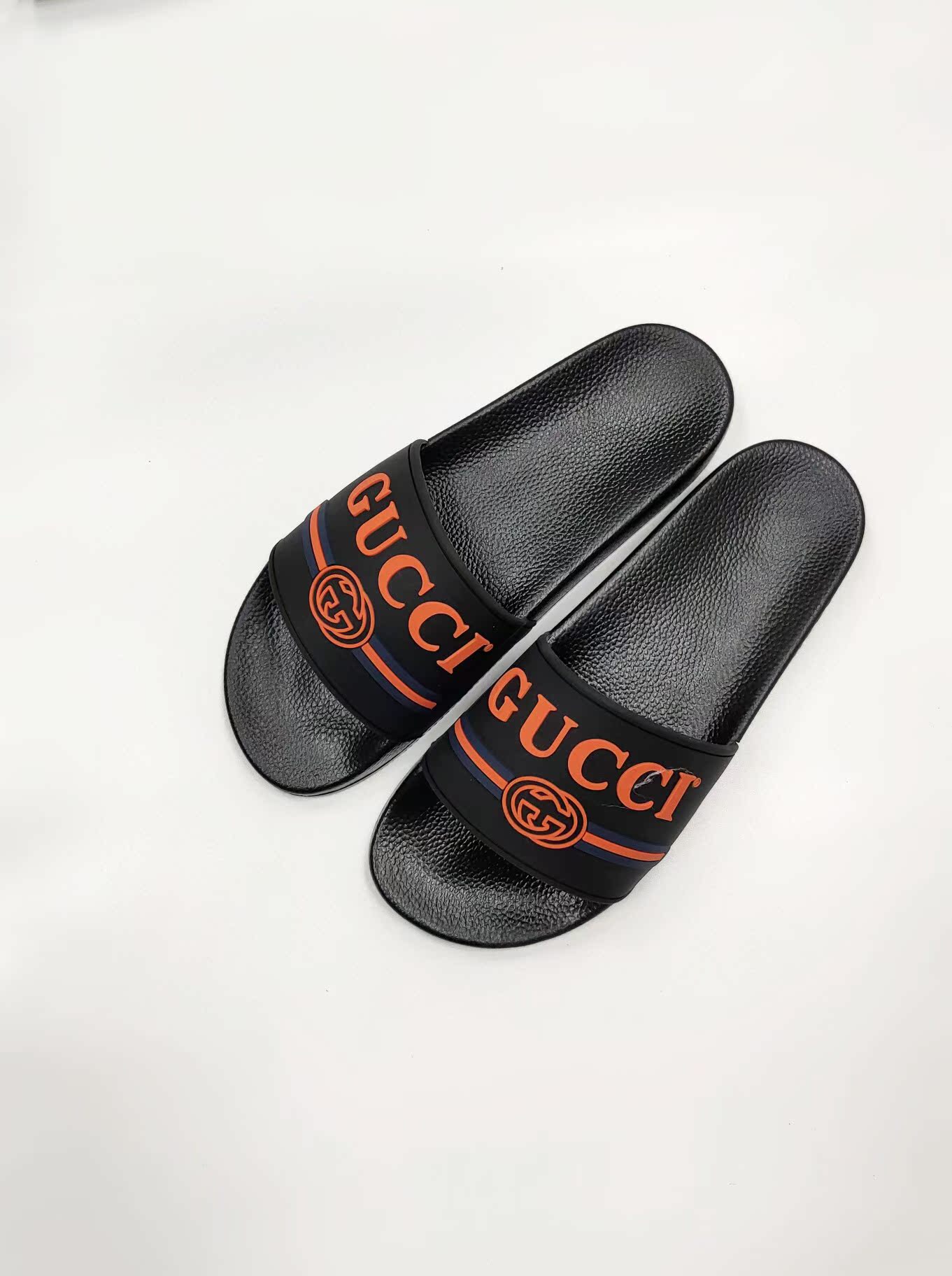 The Letters Are BrownEuropean station slipper summer trend fashion genuine leather flip flops Wear out Sandals personality non-slip Flip flop shoes male