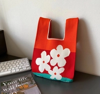 Три цвета красные три цвета красные